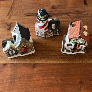 3pcs Christmas Village Set.
